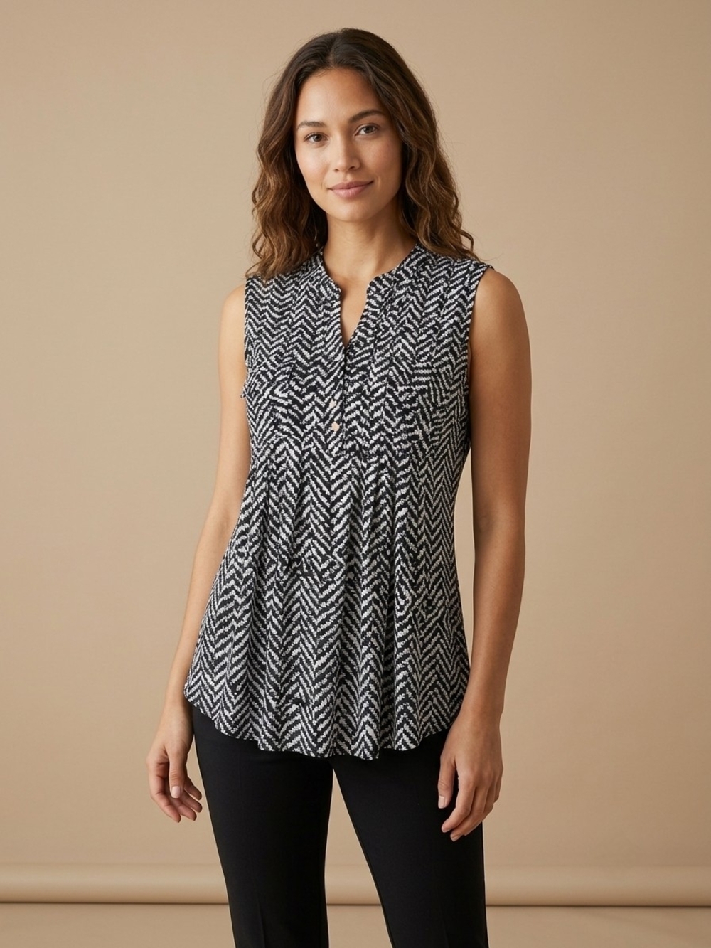 2/20$ LILY MORGAN Black & White Geometric Chevron Sleeveless Tunic Top S